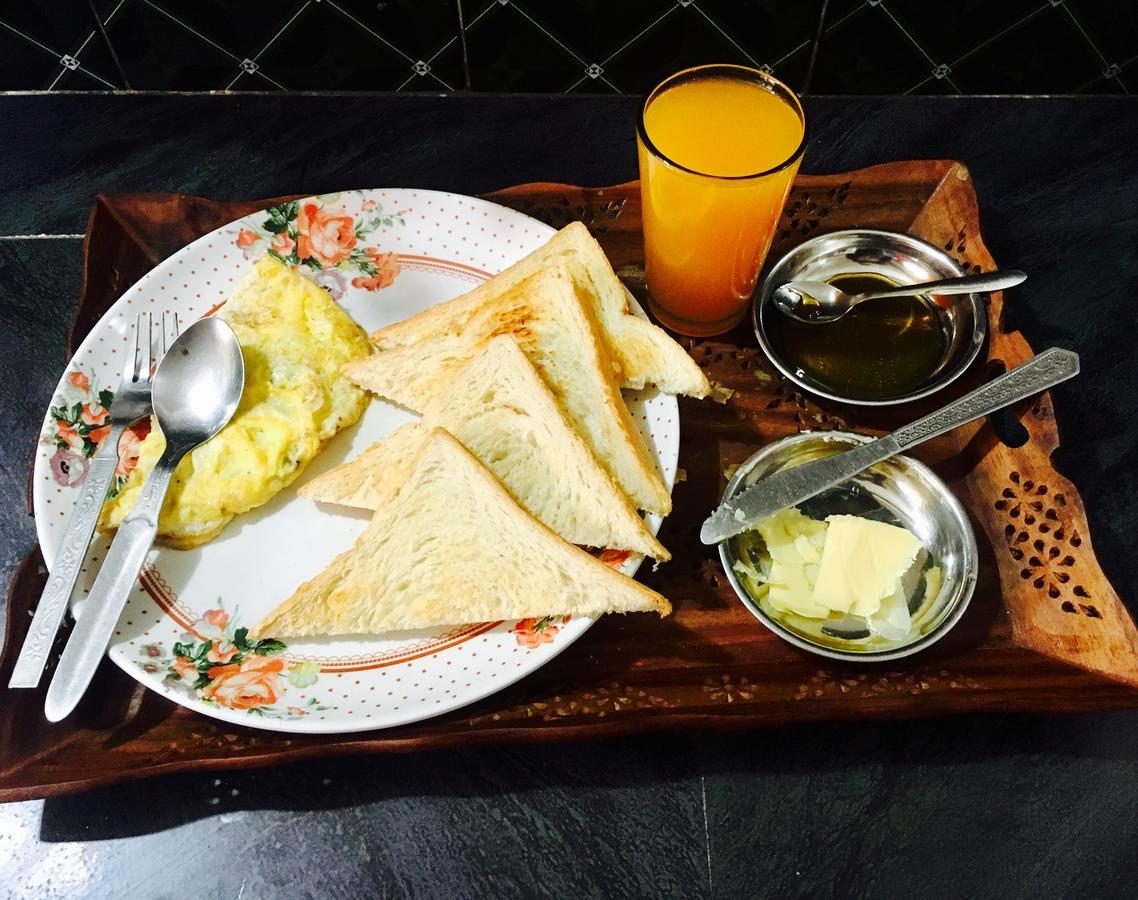 Shrestha Hotel & Restaurant Bandipur Luaran gambar